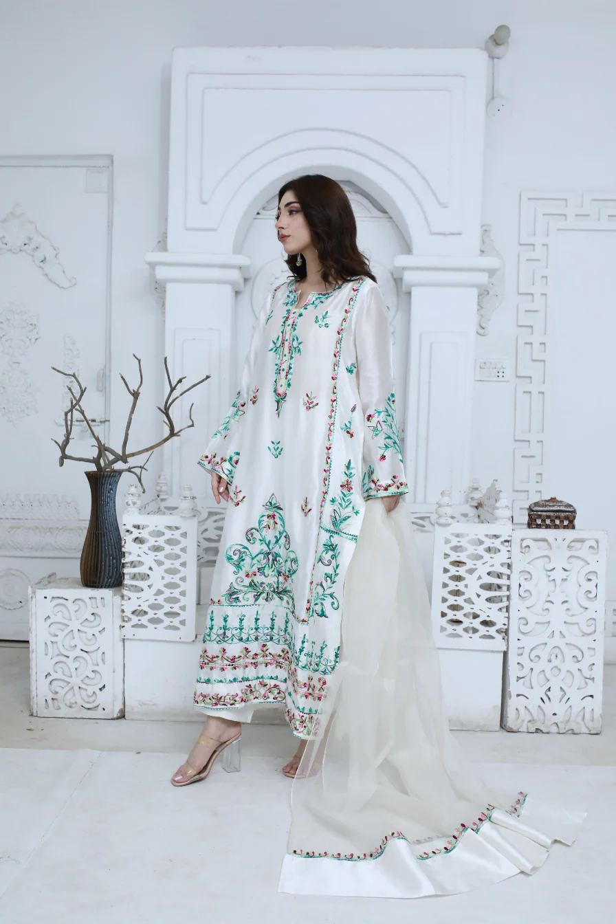 Husn-e-Safaid - Image 4